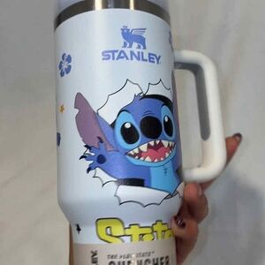 Stanley Blue and White Stitch Tumbler with Handle